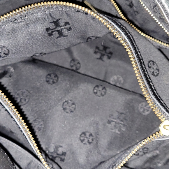 💕Tory Burch Quilted Fleming Tote💕Like New Condition💕 - Picture 9 of 17